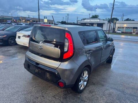 2016 Kia Soul +