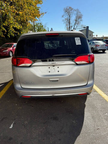 2020 Chrysler Pacifica Touring L