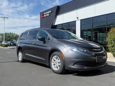 2020 Chrysler Voyager
