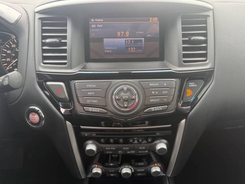 2016 Nissan Pathfinder SV