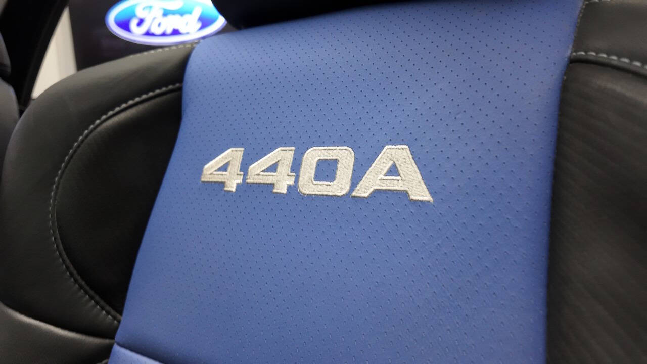 2004 Ford Mustang 49