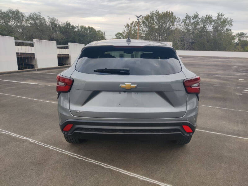 2025 Chevrolet Trax LS