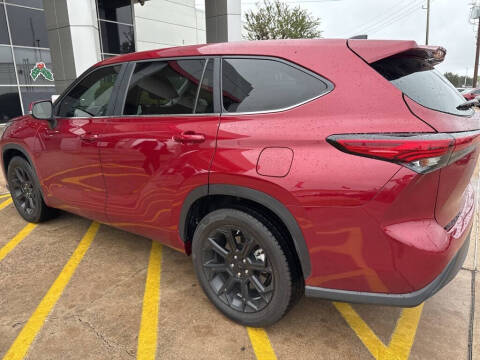 2023 Toyota Highlander L