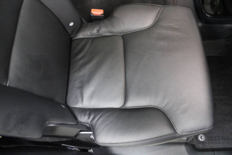 2022 Volvo XC90 T6 Momentum 6-Passenger