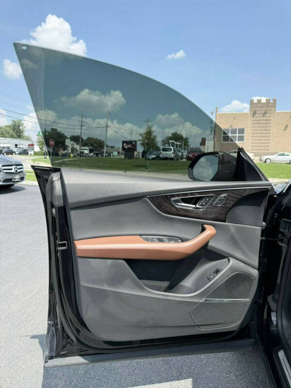 2021 Audi Q8 quattro Premium Plus 55 TFSI