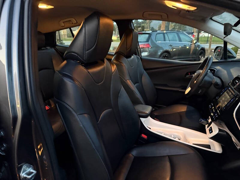 2016 Toyota Prius Three Touring