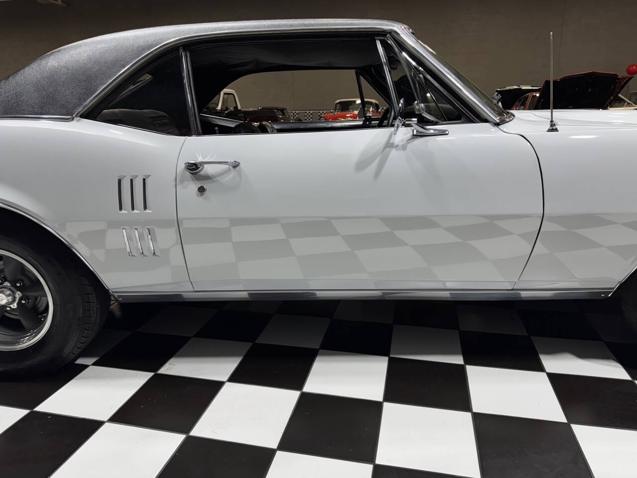 1967 Pontiac Firebird 29