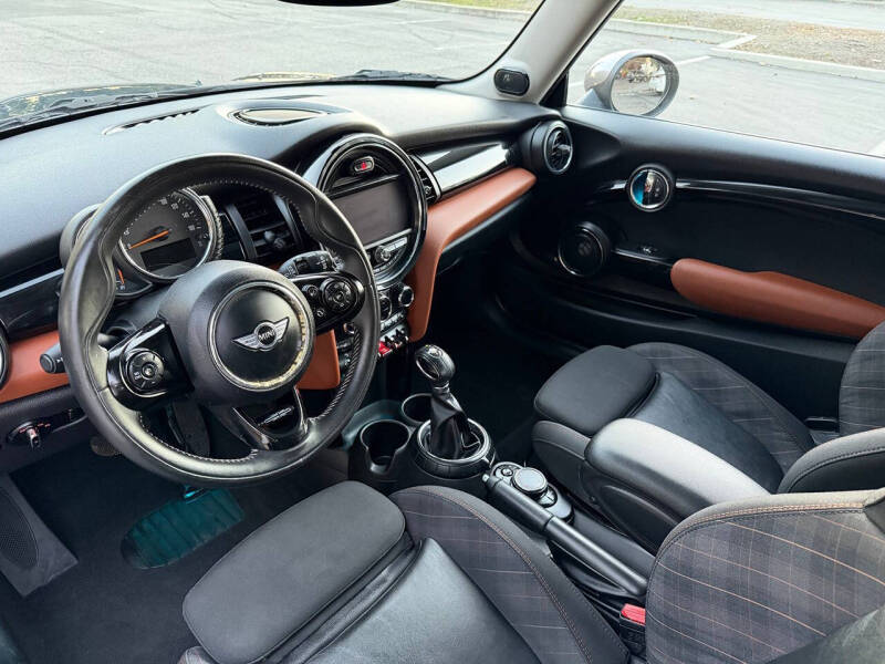 2017 MINI Hardtop 2 Door Cooper