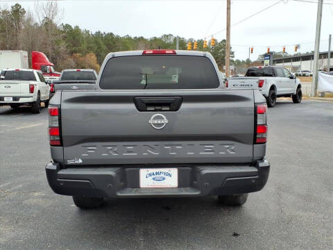 2022 Nissan Frontier S