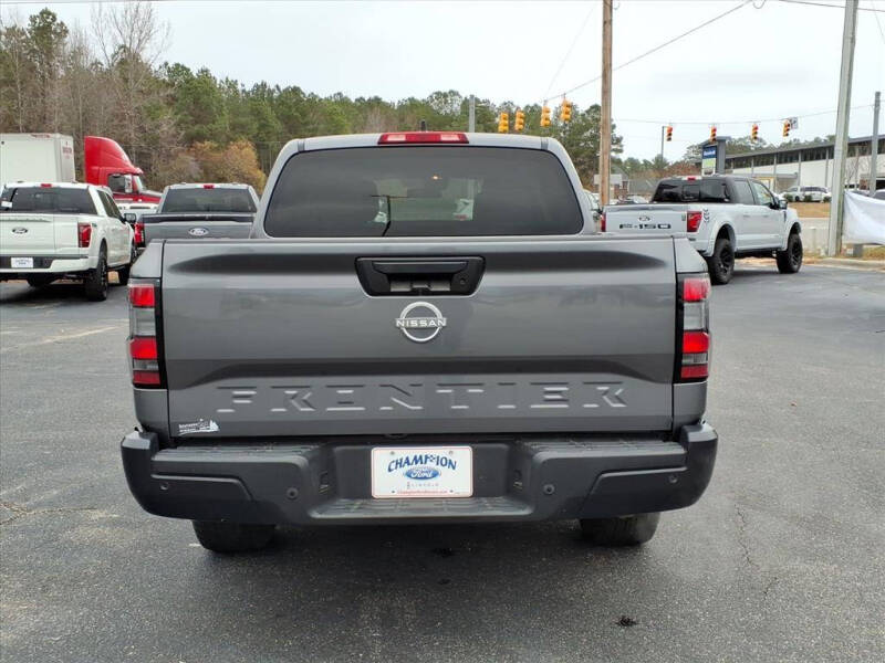 2022 Nissan Frontier S