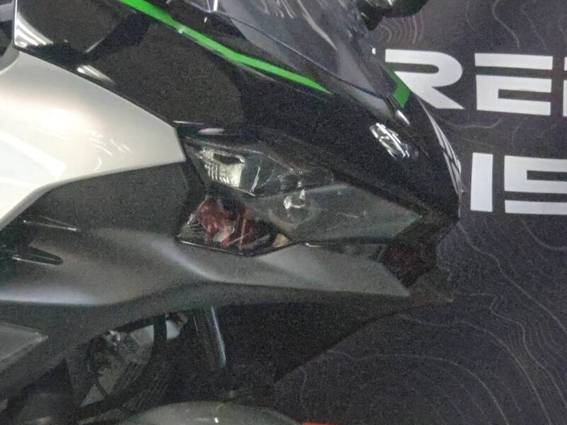 2024 Kawasaki Ninja 7 Hybrid ABS
