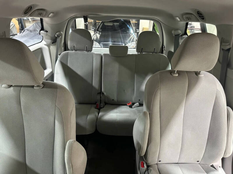 2012 Toyota Sienna