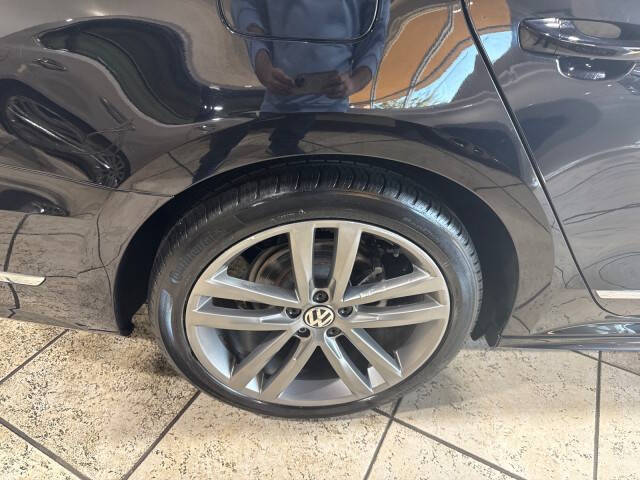 2017 Volkswagen Passat 1.8T R-Line