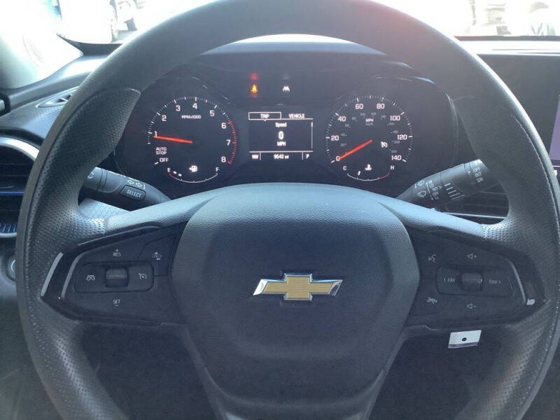 2025 Chevrolet Trax LS