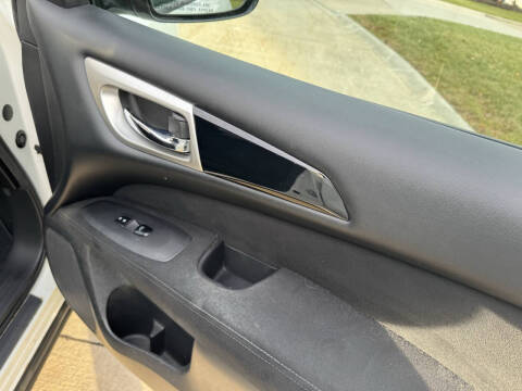 2015 Nissan Pathfinder SV