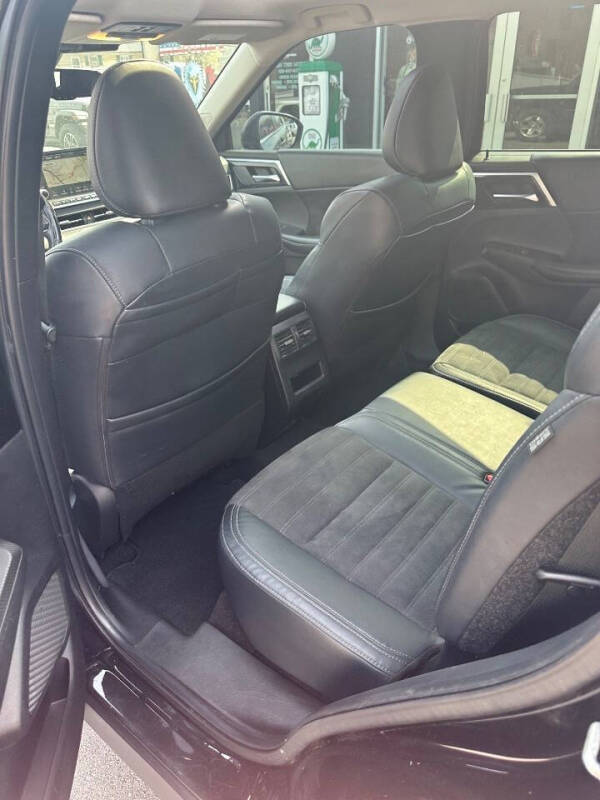 2022 Mitsubishi Outlander SE