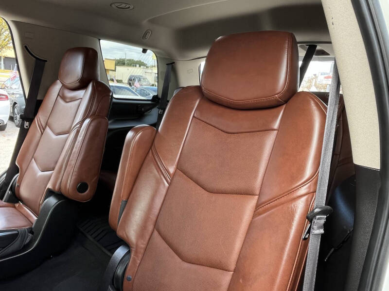 2015 Cadillac Escalade Luxury