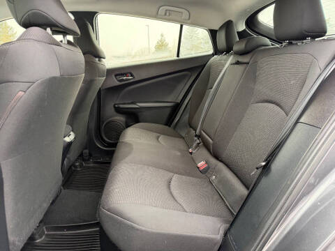 2022 Toyota Prius LE