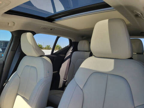2026 Volvo XC40 B5 Plus