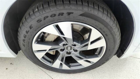 2022 Audi e-tron quattro Premium