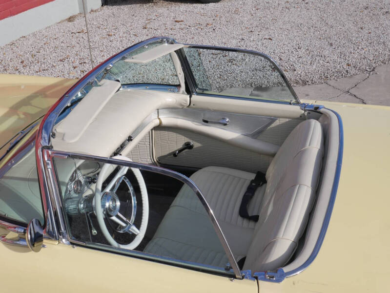 1957 Ford Thunderbird