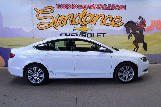 2015 Chrysler 200 Limited's photo