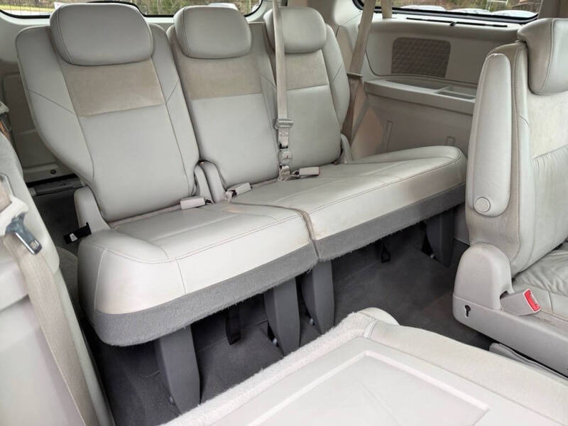 2010 Chrysler Town and Country Limited