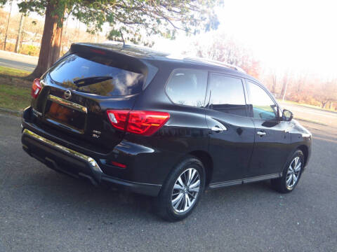 2018 Nissan Pathfinder SV