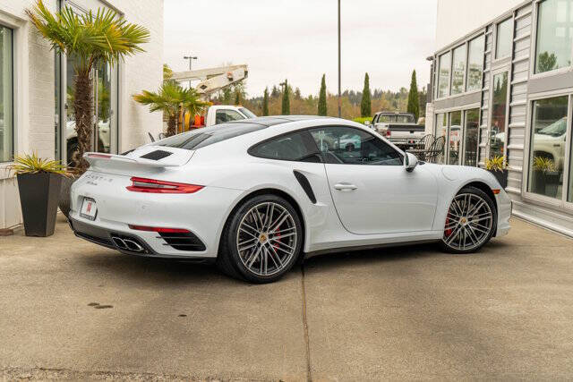 2019 Porsche 911 12