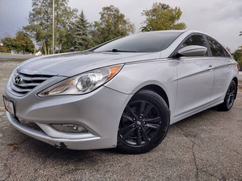 2013 Hyundai Sonata for sale at Car Castle in Zion IL