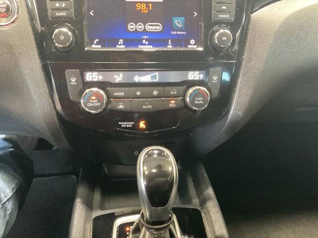 2021 Nissan Rogue Sport SV