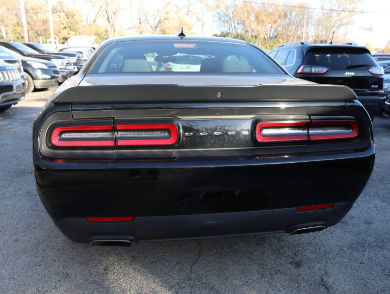 2016 Dodge Challenger SXT