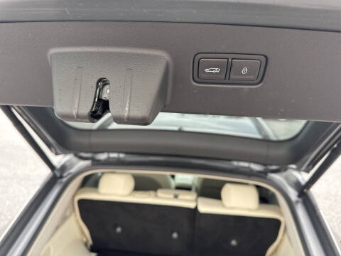 2024 Genesis GV60 Standard