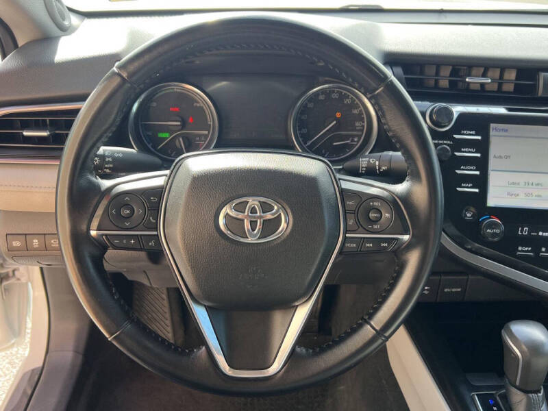 2019 Toyota Camry Hybrid XLE