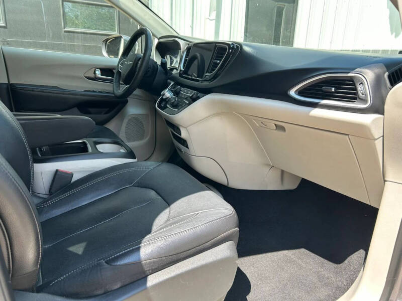 2022 Chrysler Pacifica Touring L