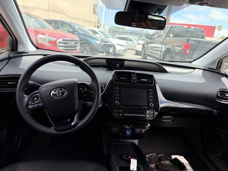 2022 Toyota Prius LE