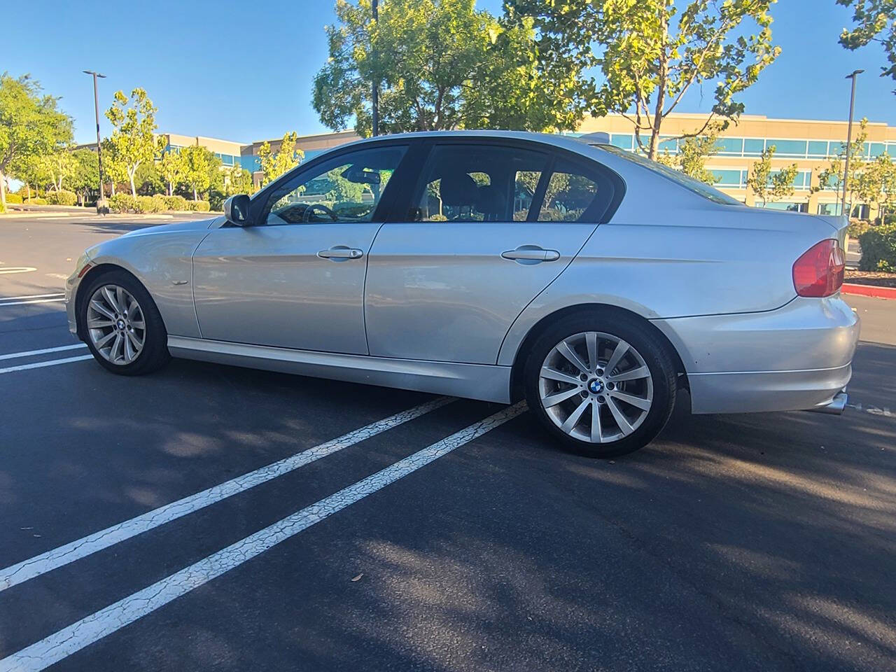 2011 BMW 3 Series for sale at Ideal Auto Source in Roseville, CA