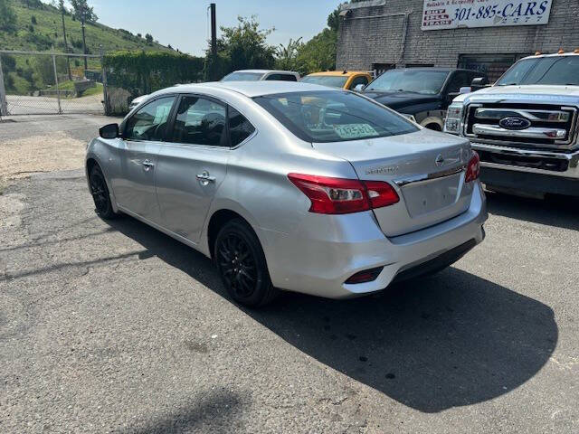 2017 Nissan Sentra S photo 4