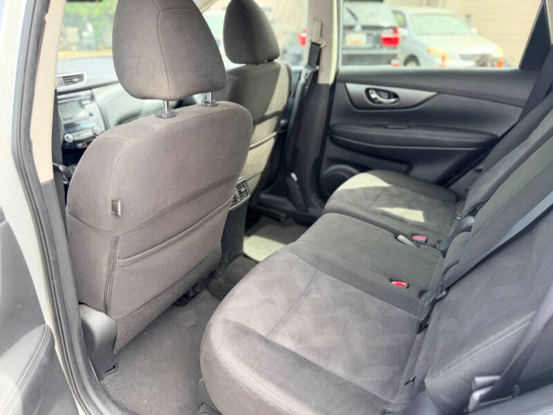 2016 Nissan Rogue SV
