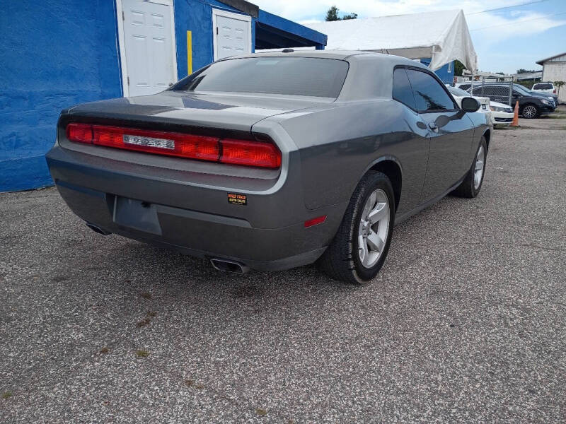2012 Dodge Challenger SXT