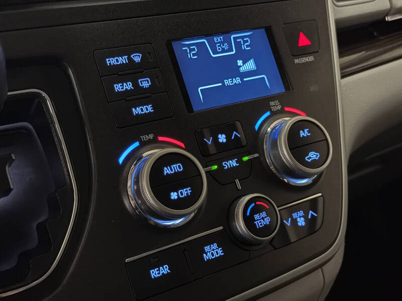 2020 Toyota Sienna XLE Premium 8-Passenger