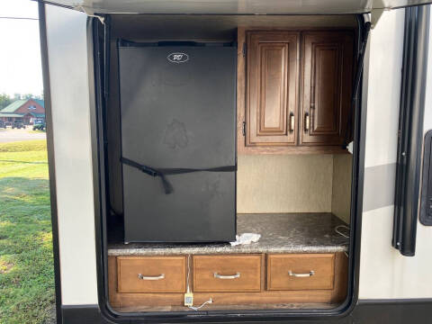 2016 Keystone RV Laredo
