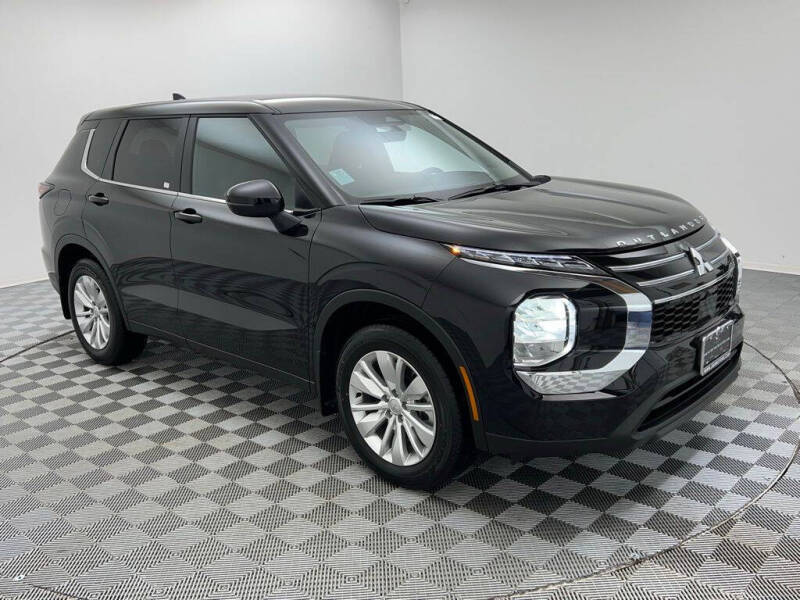 2025 Mitsubishi Outlander ES