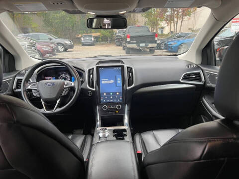 2022 Ford Edge Titanium