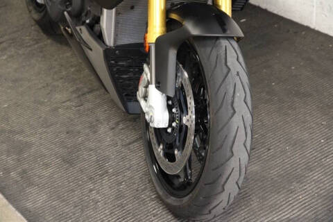 2021 Aprilia Tuono V4 1