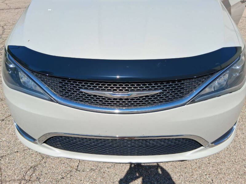 2017 Chrysler Pacifica Touring-L