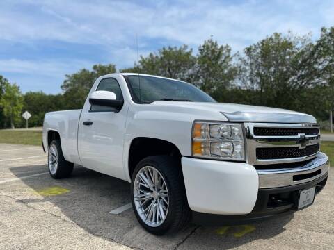2013 Chevrolet Silverado 1500 for sale at Priority One Auto Sales in Stokesdale NC