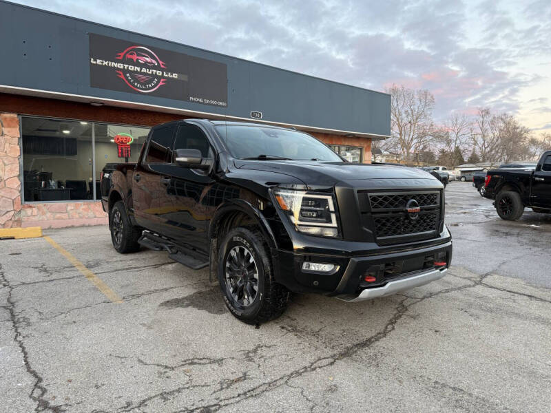 2020 Nissan Titan PRO-4X's photo