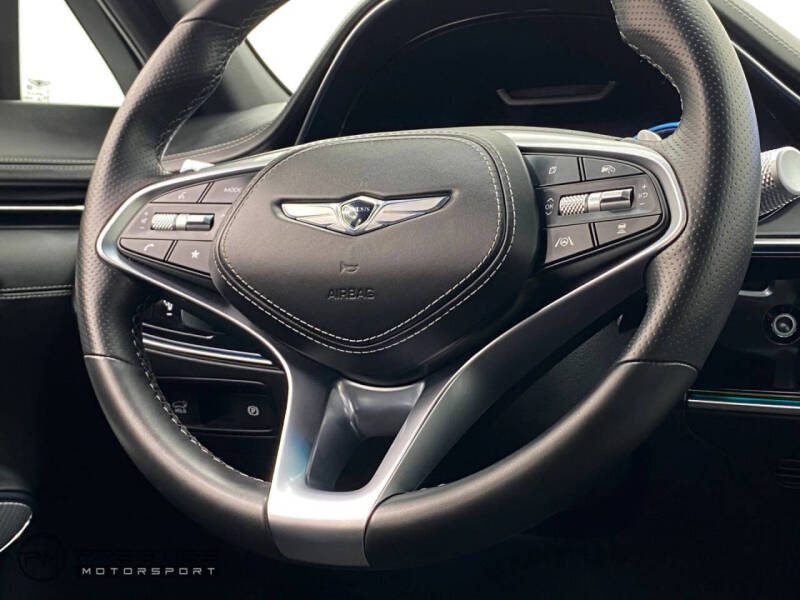 2023 Genesis GV70 2.5T Standard