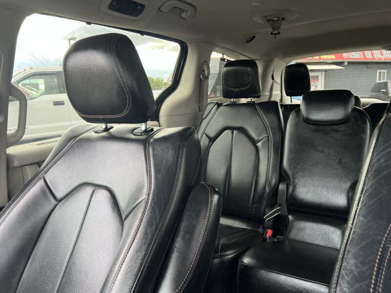 2020 Chrysler Pacifica Touring L